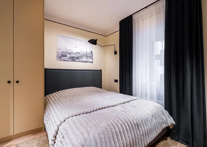 New 2026 Design With Free Parking Apartment *