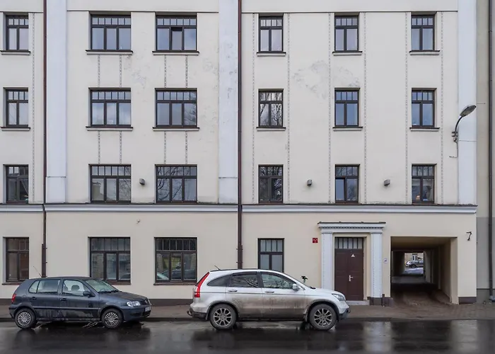 New 2026 Design With Free Parking Apartment